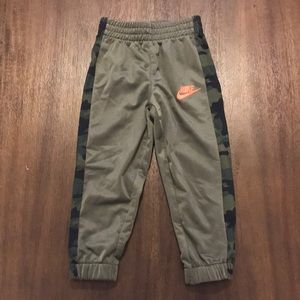 Camo Nike Joggers Size 3T (92-98 CM) 2-3 Years Elastic Waist 100% Polyester
